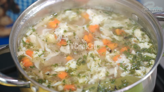 Грибной суп с картофелем и зеленью Грибной суп с картофелем и зеленью