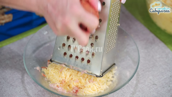 Картофельные котлеты с ветчиной и сыром Картофельные котлеты с ветчиной и сыром