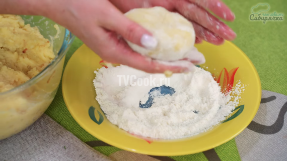 Картофельные котлеты с ветчиной и сыром Картофельные котлеты с ветчиной и сыром