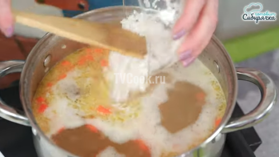 Рыбный суп из консервов сайра с овощами и рисом Рыбный суп из консервов сайра с овощами и рисом