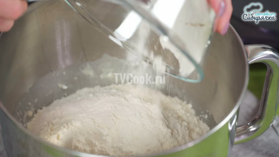 Творожный пирог из дрожжевого теста с абрикосами в духовке Творожный пирог из дрожжевого теста с абрикосами в духовке