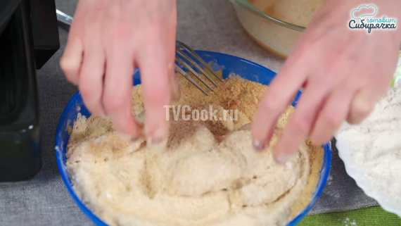 Куриные крылья на сковороде в панировке Куриные крылья на сковороде в панировке