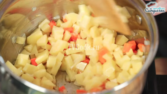 Быстрый суп с мясными фрикадельками и клецками Быстрый суп с мясными фрикадельками и клецками