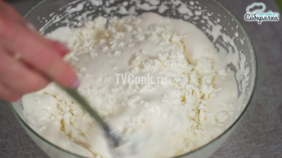 Песочный пирог с творогом и клубникой Песочный пирог с творогом и клубникой