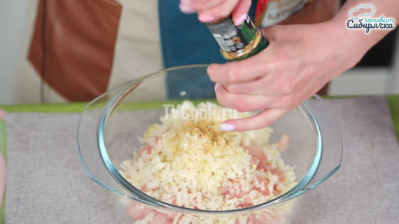 Куриные котлеты из филе с луком и приправами Куриные котлеты из филе с луком и приправами