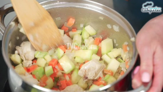 Щавелевый суп с курицей и овощами Щавелевый суп с курицей и овощами