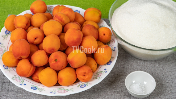 Абрикосовое варенье с ядрышками из косточек Абрикосовое варенье с ядрышками из косточек