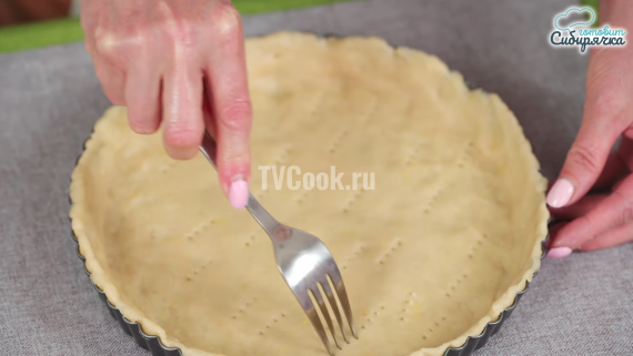 Песочный пирог с вишней и сметанной заливкой Песочный пирог с вишней и сметанной заливкой