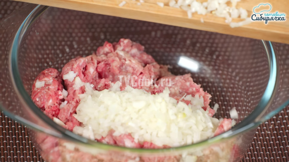 Котлеты из фарша с луком на сковороде Котлеты из фарша с луком на сковороде