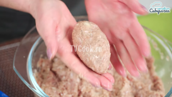 Котлеты из фарша с луком на сковороде Котлеты из фарша с луком на сковороде