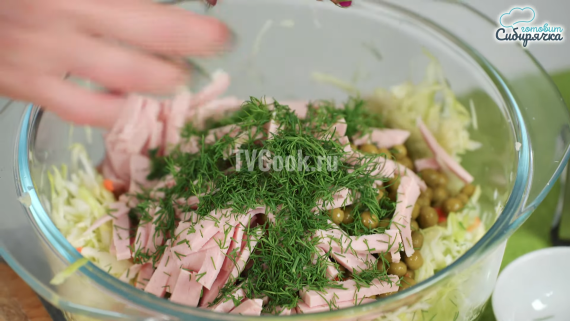 Летний сытный салат из капусты и моркови Летний сытный салат из капусты и моркови