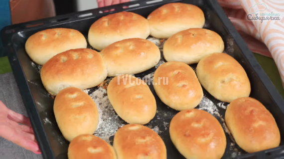 Пирожки расстегаи с рыбно рисовой начинкой Пирожки расстегаи с рыбно рисовой начинкой