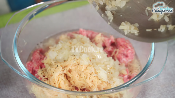 Котлеты из мясного фарша с картофелем и луком Котлеты из мясного фарша с картофелем и луком