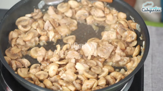 Пирог с курицей и грибами Пирог с курицей и грибами