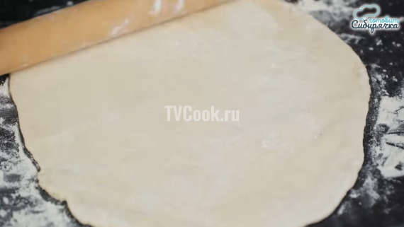 Закрытый мясной пирог с овощами на сметанном тесте Закрытый мясной пирог с овощами на сметанном тесте