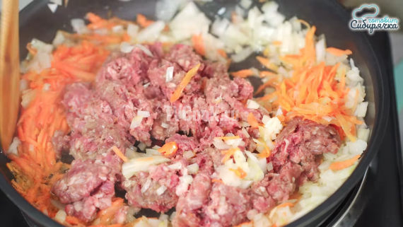 Вареники на заварном тесте с овощами и мясным фаршем Вареники на заварном тесте с овощами и мясным фаршем