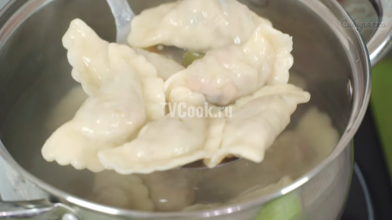Вареники на заварном тесте с овощами и мясным фаршем Вареники на заварном тесте с овощами и мясным фаршем