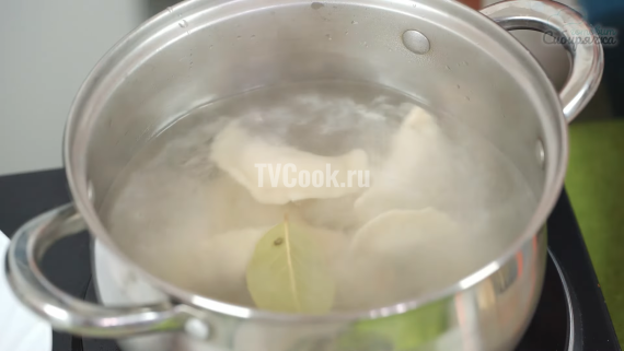 Вареники на заварном тесте с овощами и мясным фаршем Вареники на заварном тесте с овощами и мясным фаршем