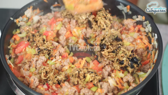 Вареники на заварном тесте с овощами и мясным фаршем Вареники на заварном тесте с овощами и мясным фаршем