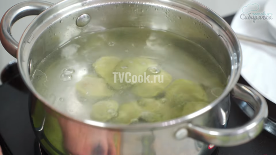 Домашние Пельмени с шпинатом Домашние Пельмени с шпинатом