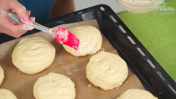 Курники с курицей и картошкой из слоеного теста Курники с курицей и картошкой из слоеного теста