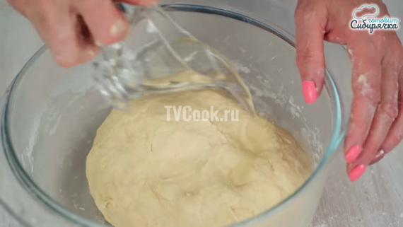Курники с курицей и картошкой из слоеного теста Курники с курицей и картошкой из слоеного теста