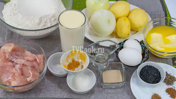 Курники с курицей и картошкой из слоеного теста Курники с курицей и картошкой из слоеного теста