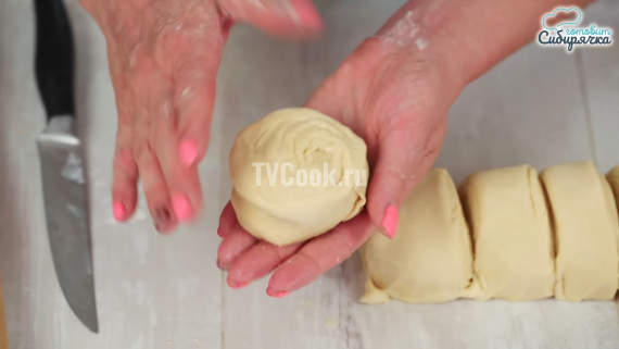 Курники с курицей и картошкой из слоеного теста Курники с курицей и картошкой из слоеного теста
