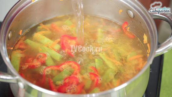 Овощной суп с мясными фрикадельками и фасолью Овощной суп с мясными фрикадельками и фасолью