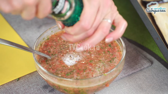 Мясные котлеты в баклажанных слайсах на сковороде Мясные котлеты в баклажанных слайсах на сковороде