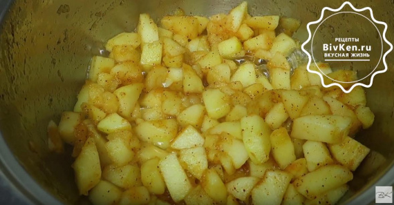 Яблочный чизкейк с миндальной крошкой Яблочный чизкейк с миндальной крошкой