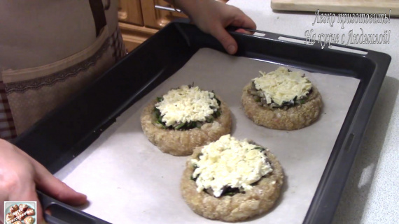 Мясные ватрушки с грибами и сыром Мясные ватрушки с грибами и сыром