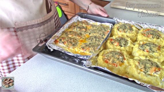 Сочная горбуша с картошкой под соусом в духовке. Легко приготовить! Сочная горбуша с картошкой под соусом в духовке. Легко приготовить!
