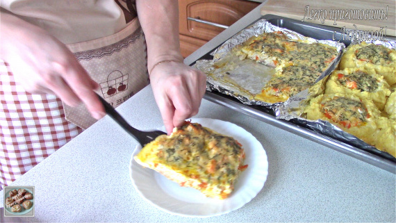 Сочная горбуша с картошкой под соусом в духовке. Легко приготовить! Сочная горбуша с картошкой под соусом в духовке. Легко приготовить!