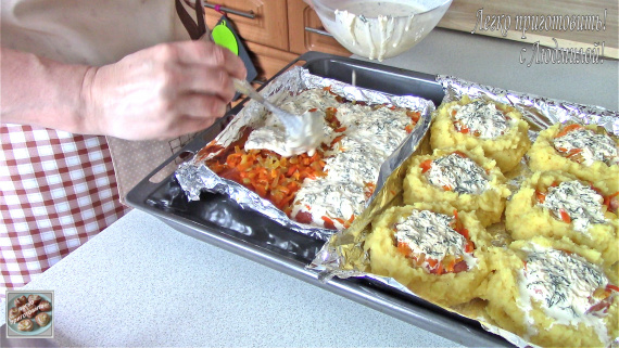 Сочная горбуша с картошкой под соусом в духовке. Легко приготовить! Сочная горбуша с картошкой под соусом в духовке. Легко приготовить!