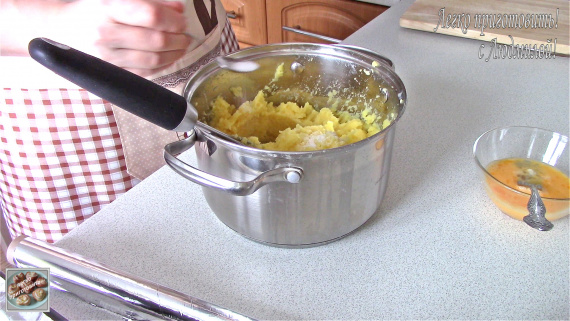 Сочная горбуша с картошкой под соусом в духовке. Легко приготовить! Сочная горбуша с картошкой под соусом в духовке. Легко приготовить!