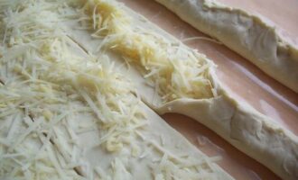 Слоеный пирог с сыром: рецепт с профессиональными советами Слоеный пирог с сыром: рецепт с профессиональными советами