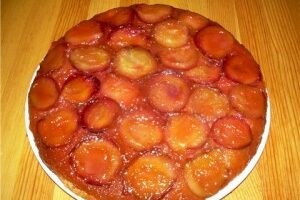 Сливовый карамелизированный пирог: рецепт с карамелью и сливами