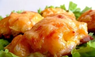 Запеченное куриное филе с ананасами и сыром