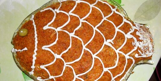 Салат 'Рыбка' с шампиньонами: рецепт с пошаговыми фото