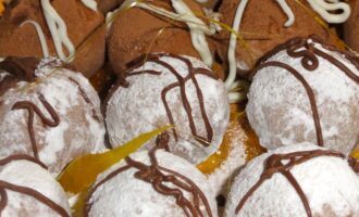 Рецепт Печенья 'Поцелуи чёртиков' с Орехами и Шоколадом