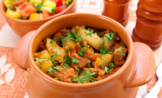 Рецепт горшочков с курицей: пошаговая инструкция