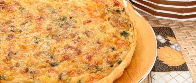 Лоранский пирог с курицей и грибами — классический рецепт