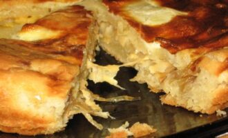 Домашний луковый пирог с сыром