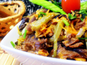Горячий охотничий салат с говядиной и грибами