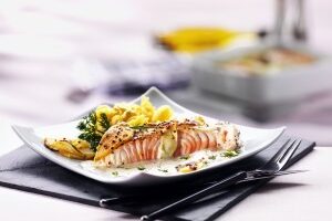 Форель с яблоками