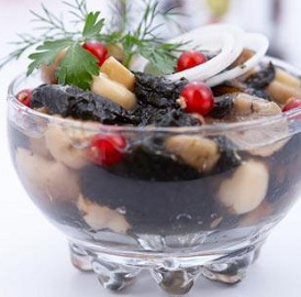Салат с морской капустой и грибами