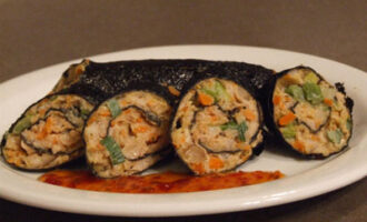 Горячие роллы с мясом