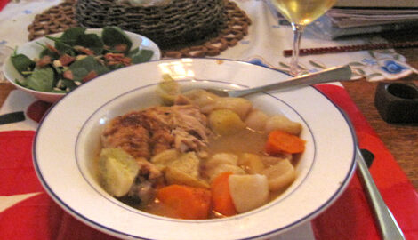 Жаркое с курицей и картошкой