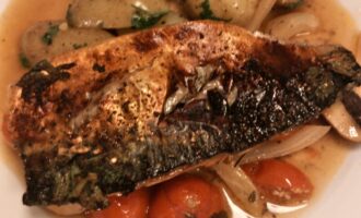 Запеченная скумбрия в мультиварке